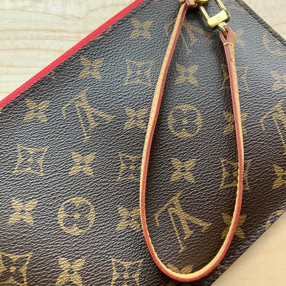 Louis Vuitton Neverfull wristlet